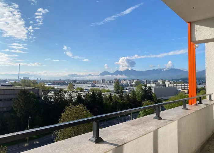 Untold Panoramic View Апартаменти Брашов